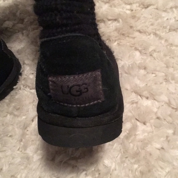 UGG boots with buttons - Picture 3 of 4